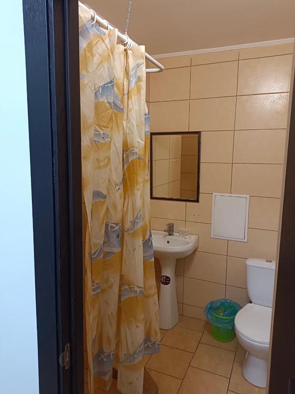 Twin Room with Bathroom image 3