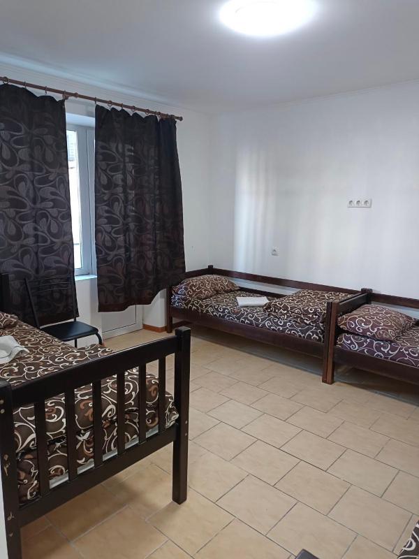 Triple Room with Bathroom image 4