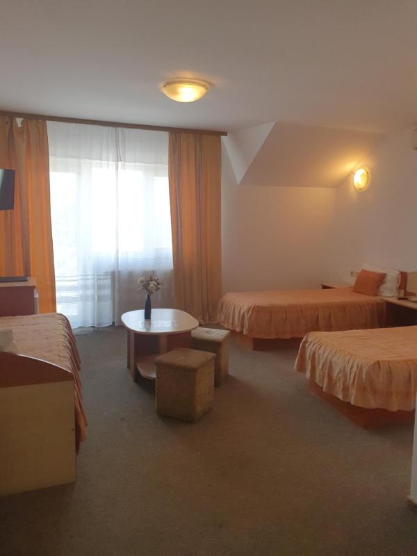Triple Room image 4
