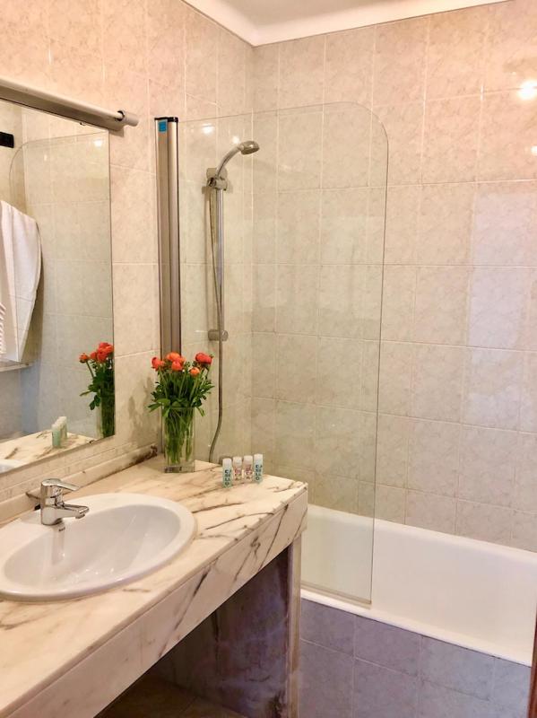 Apartment with Lateral View image 3