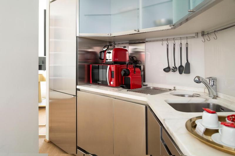 Two-Bedroom Apartment - Via Bergamini 3 image 3