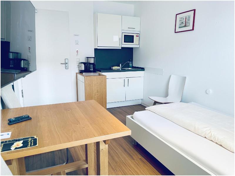 Apartment (1 Adult) image 4
