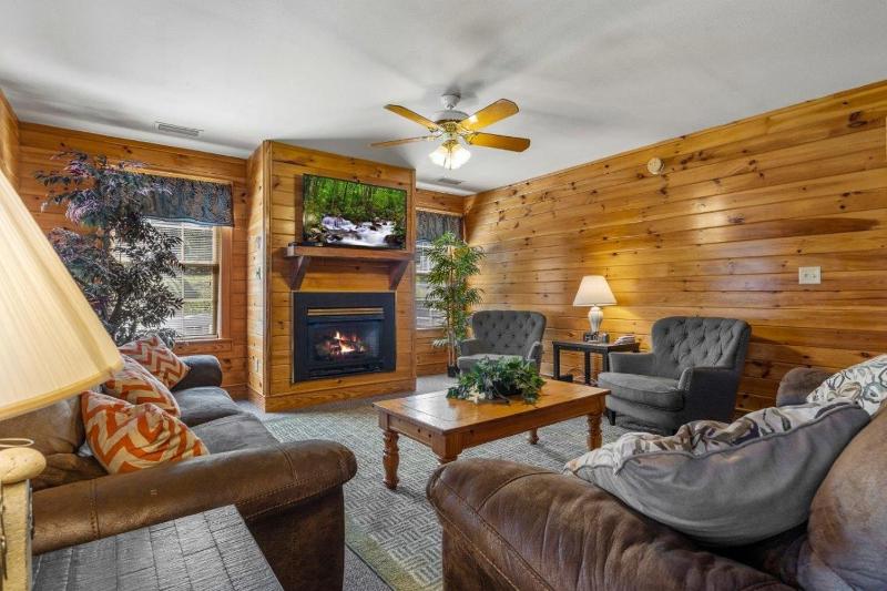 Comfy Condo with Retreat Atmosphere - image 36