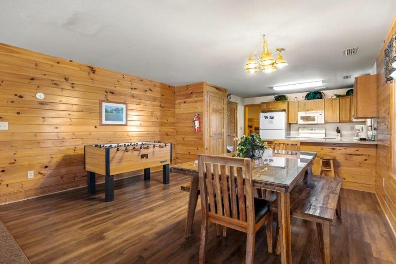 Comfy Condo with Retreat Atmosphere - image 9