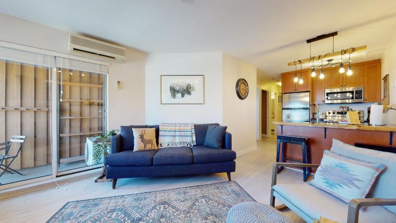 1BR plus Den in Marketplace Lodge Village Location Mountain Views Complex Hot Tub - image 15