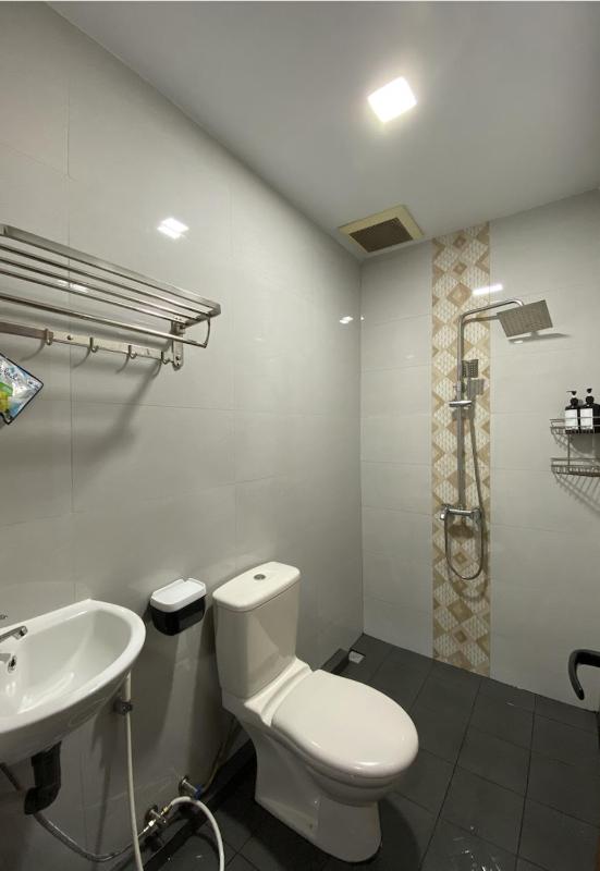 CN Homestay A3 Floor 1 at Nagoya Hill Mall - image 9
