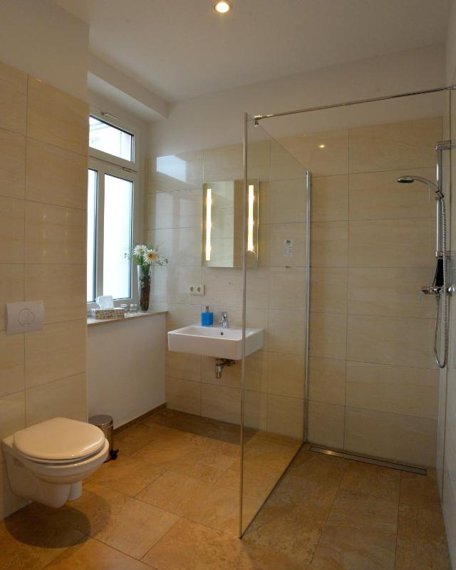 Deluxe Double Room with Balcony image 2