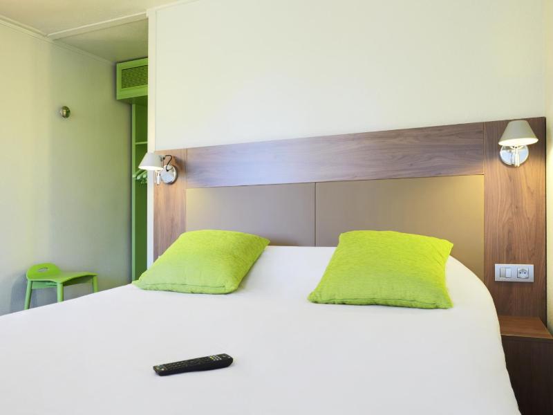 Double Room image 3