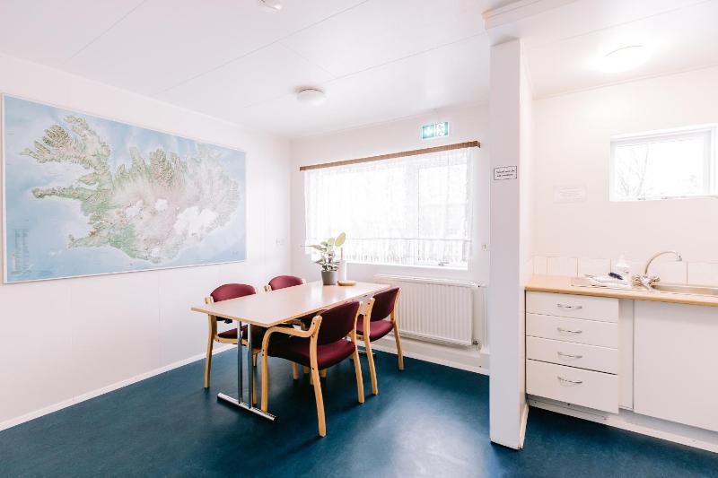 Standard Single Room with Shared Bathroom image 3
