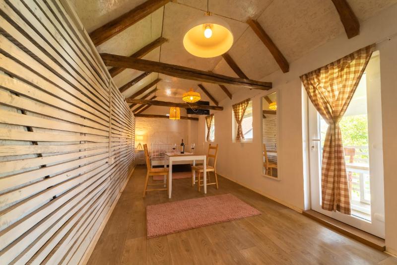 Comfort Triple Room with Shower image 4