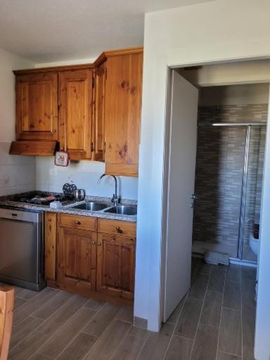 Studio Apartment image 4