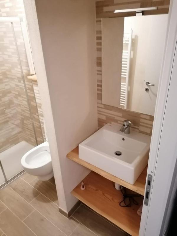 Studio Apartment image 3