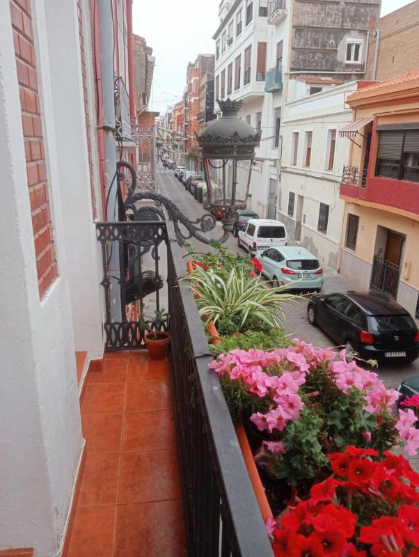 One-Bedroom Apartment image 1