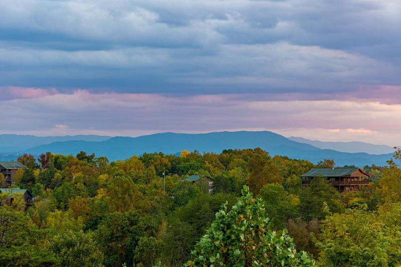 Luxurious 6BR Smoky Mountain cabin with stunning views game room fire pit and hot tub Wi-Fi - image 46