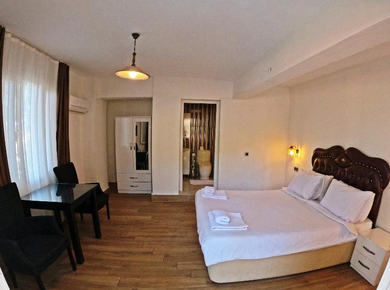 Triple Room image 3
