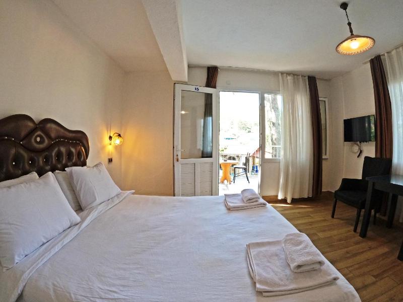 Triple Room image 4