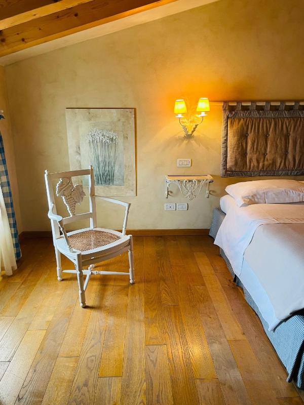 Double Room image 1