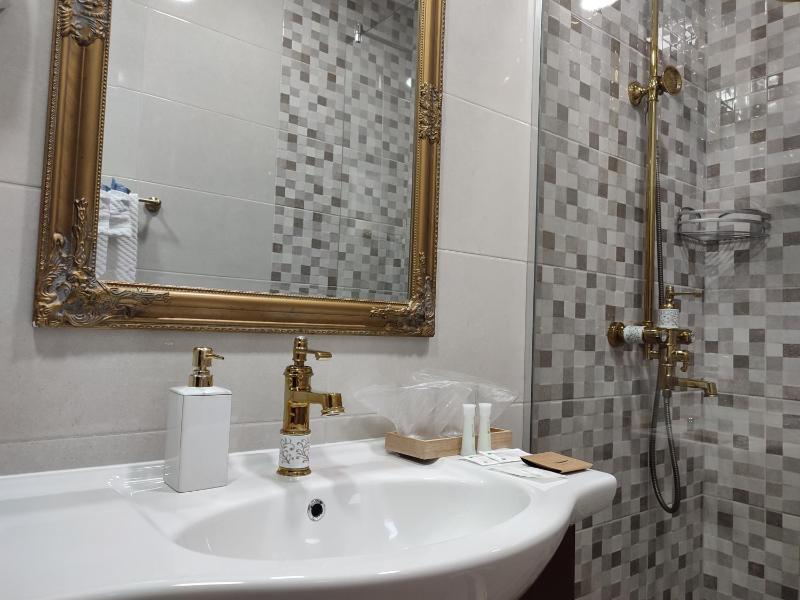 Superior Queen Room image 1