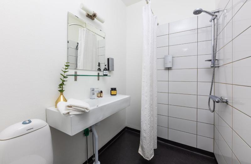 Double or Twin Room image 4