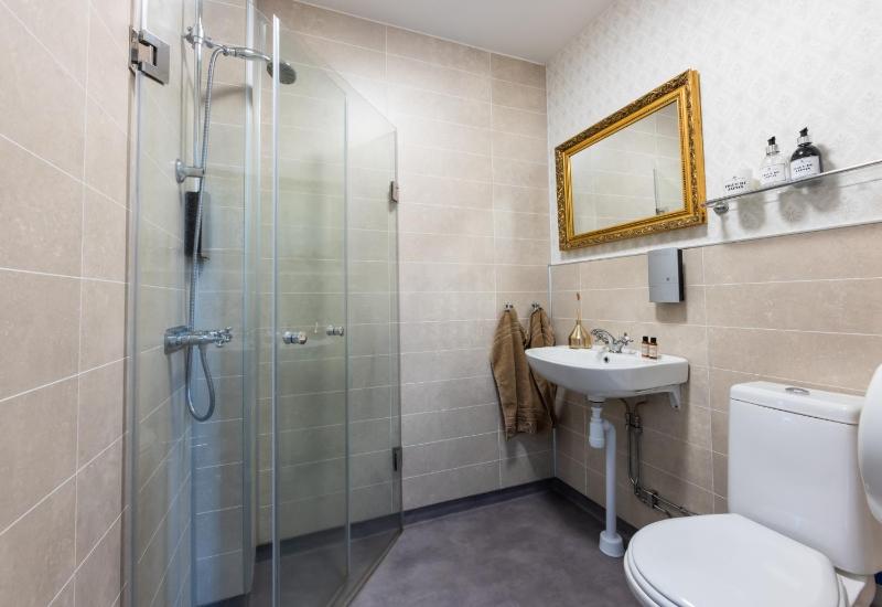 Superior Double Room image 3