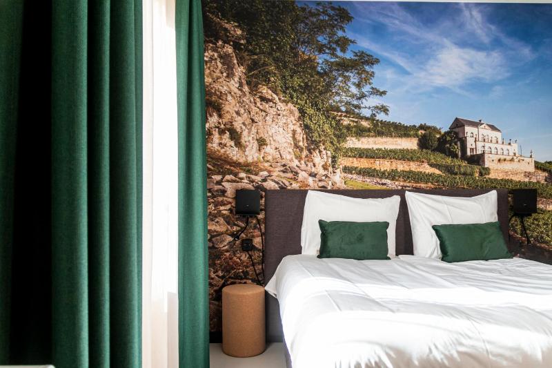 Comfort Room with Balcony image 3