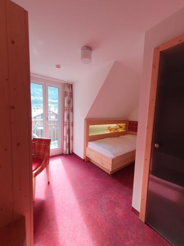Single Room with Mountain View image 1