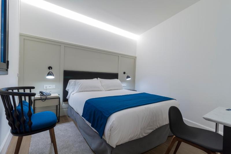 Double Room - Interior Facing image 1
