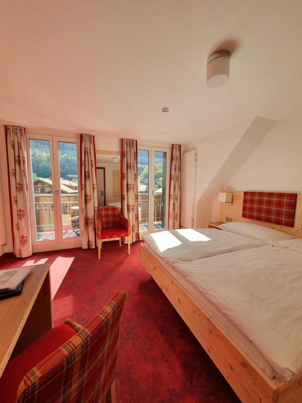 Double Room with Lake View image 2