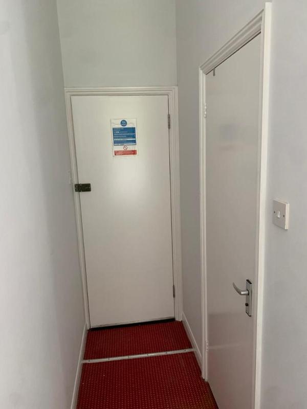 Double Room image 4