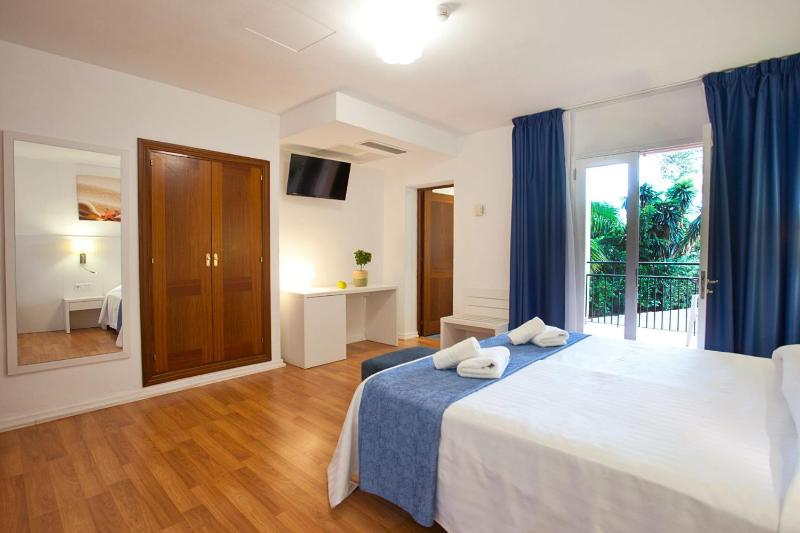 Standard Single Room image 4