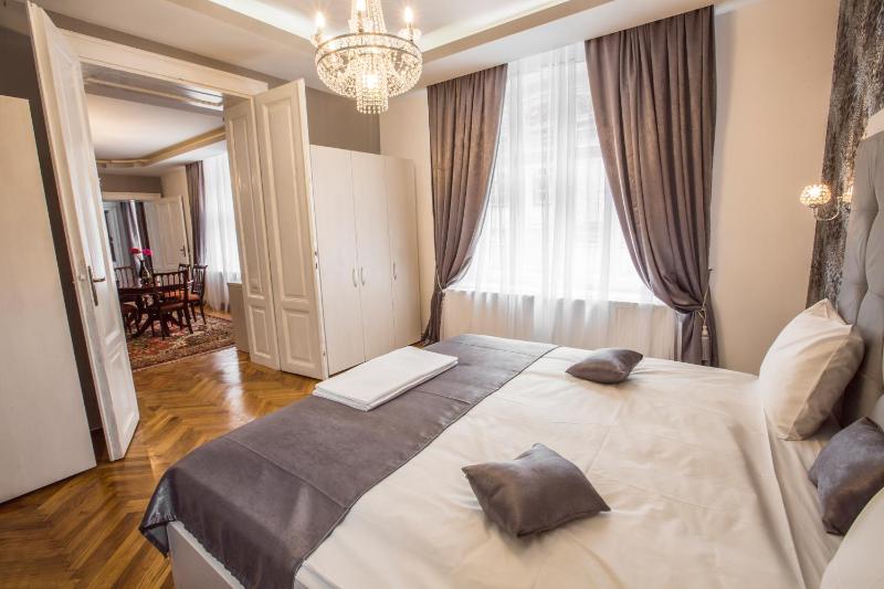 Deluxe Apartment image 3