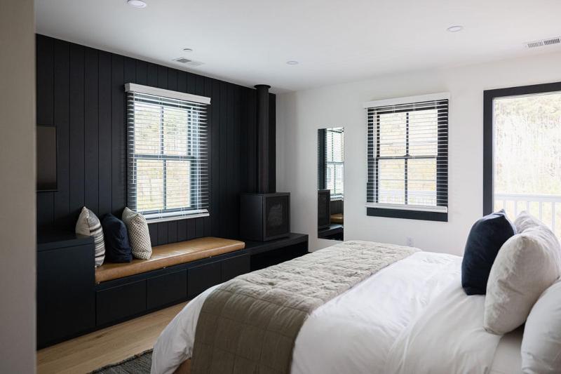 Superior King Room image 1