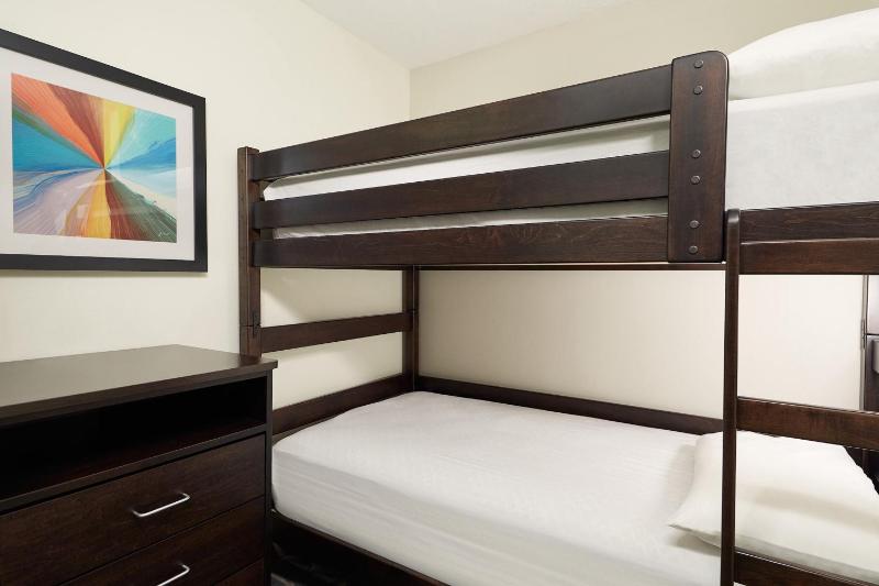One-Bedroom King Suite image 2