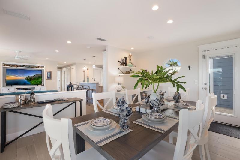 Back To Blue - 850 N Shore Dr - image 15