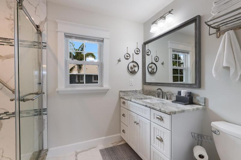 Back To Blue - 850 N Shore Dr - image 18