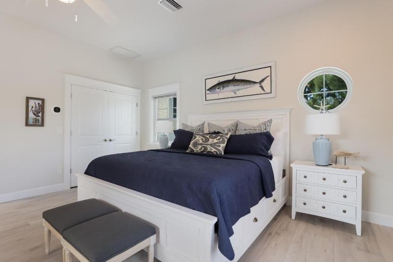 Back To Blue - 850 N Shore Dr - image 12