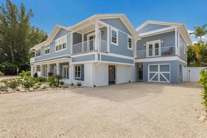 Back To Blue - 850 N Shore Dr - image 8