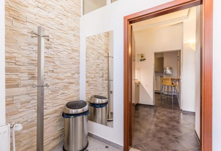 One-Bedroom Apartment image 3