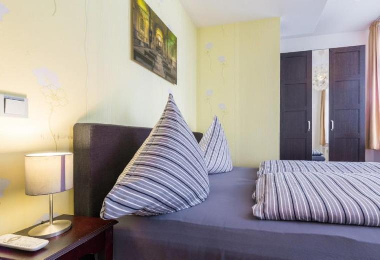 One-Bedroom Apartment image 2