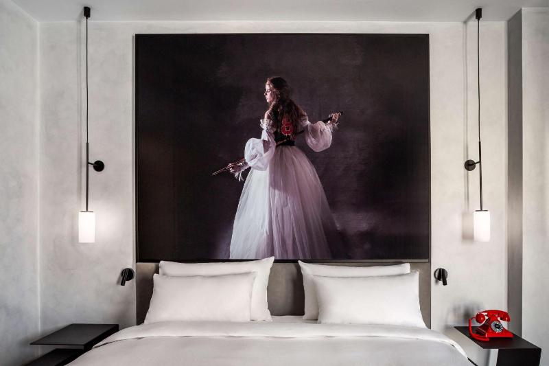 Standard Room image 2