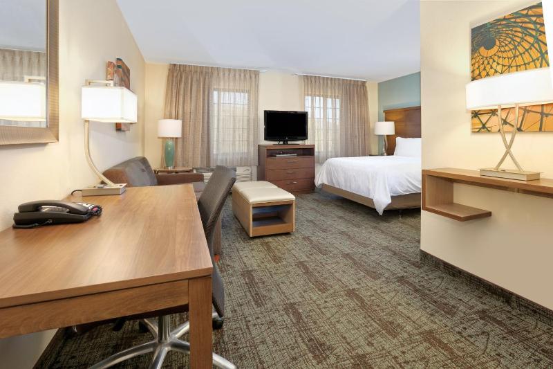 Standard Suite image 3