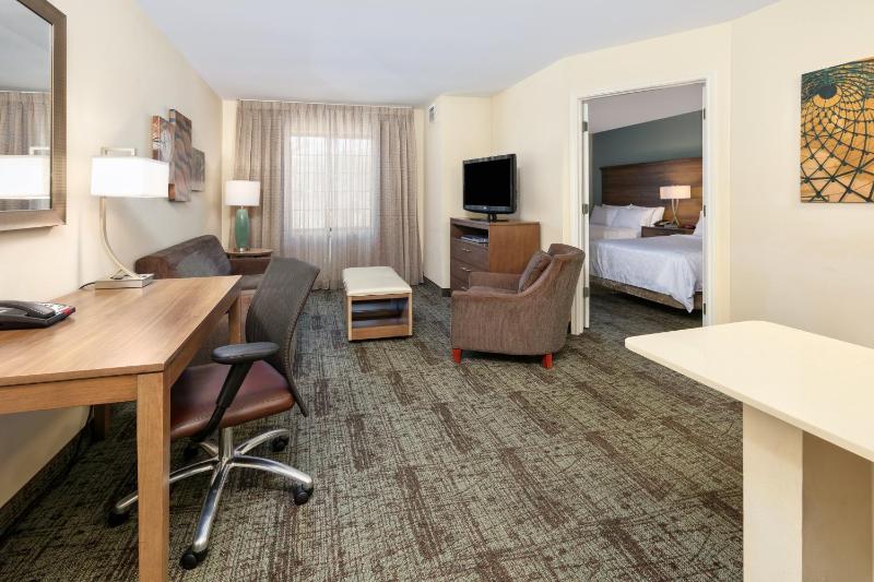 One-Bedroom Suite with Two Double Beds image 4