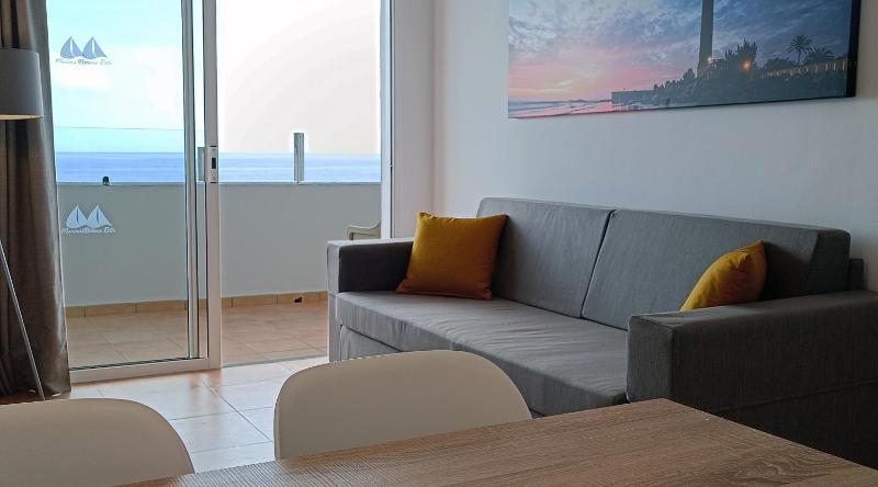 One-Bedroom Apartment Sea View image 4