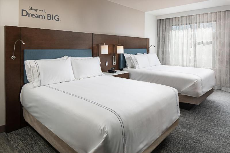 Standard Room with Two Queen Beds image 4