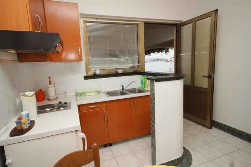 One-Bedroom Apartment with Terrace and Sea View image 4