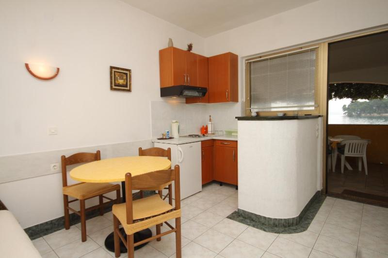 One-Bedroom Apartment with Terrace and Sea View image 3