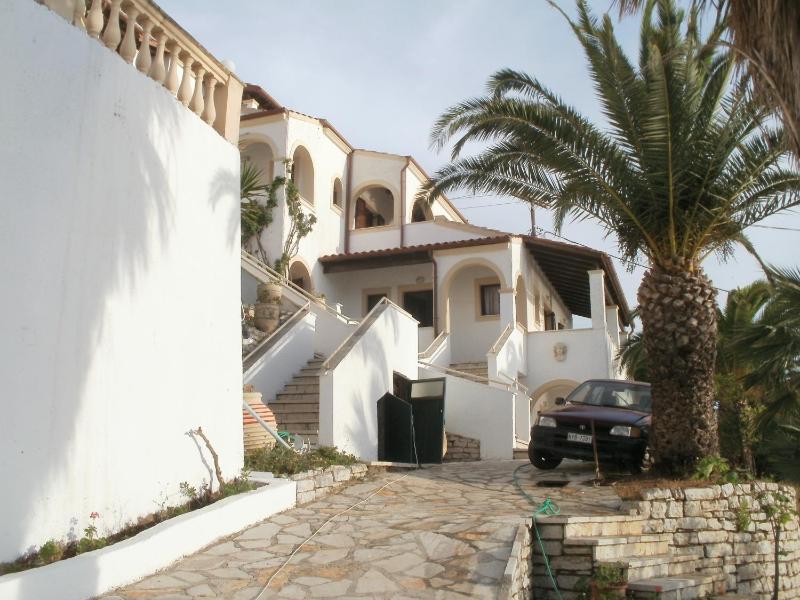 Apartment with Side Sea View (2-4 Adults) image 2