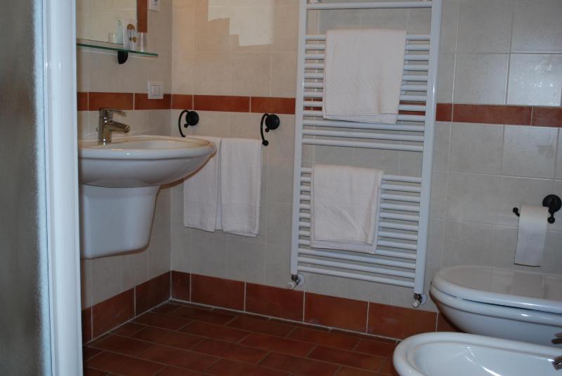 Quadruple Room image 2