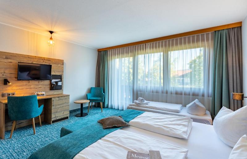 Superior Double Room with extra bed image 4