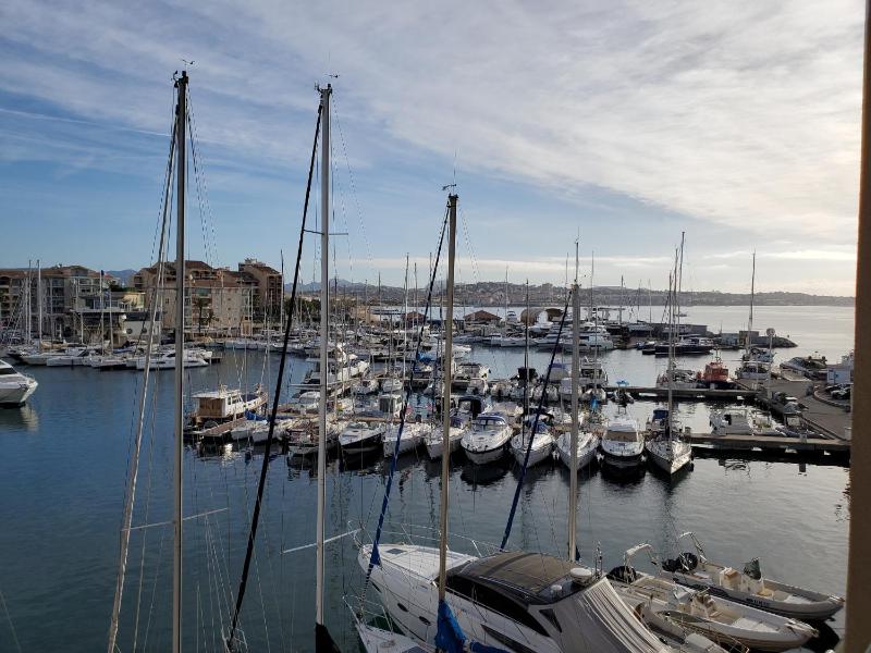 CAP HERMES Vue PORT T2 40m2 climatise 4 personnes - image 5
